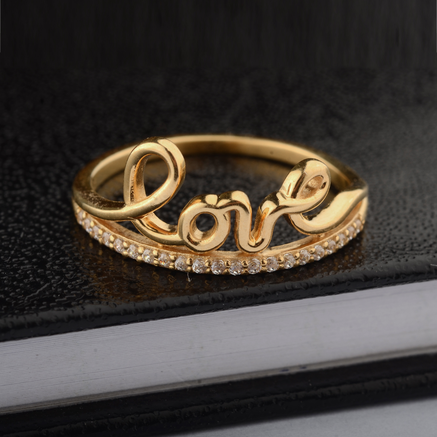 Love Ring, Gold ring diamonds Band